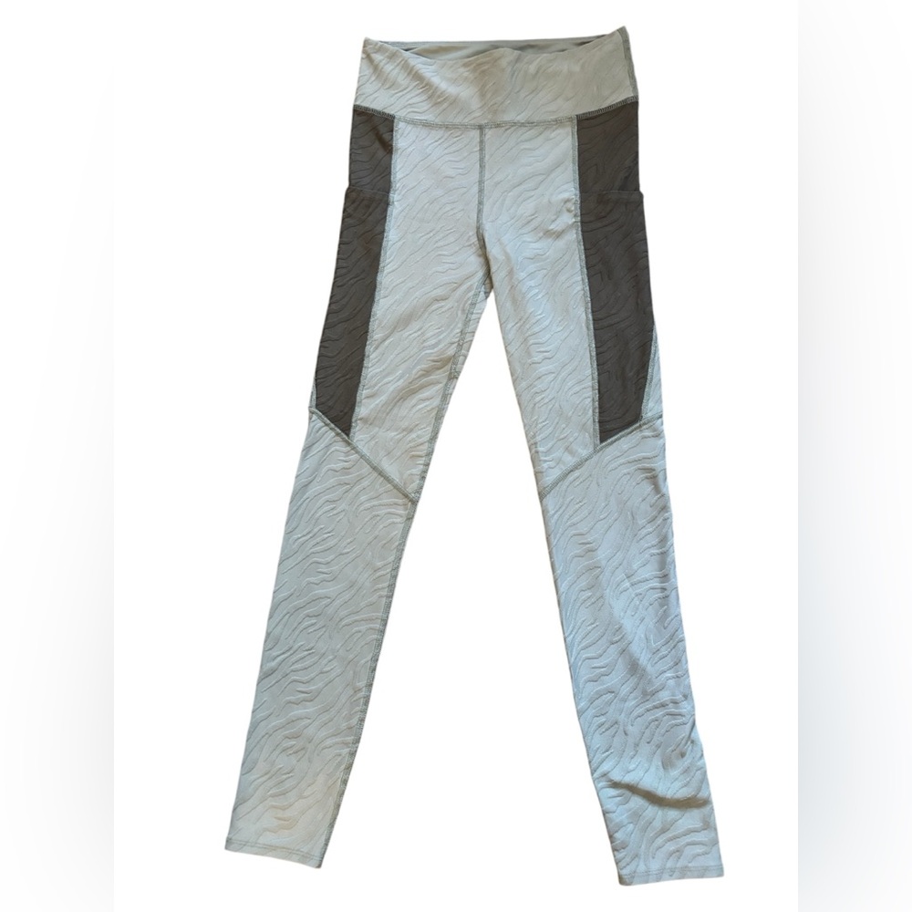Twenty Montreal 3D Active Hyperreality Knit Leggings Small Pockets Workout Sage